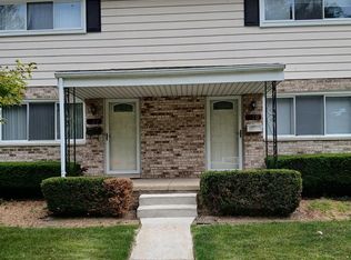 120 Woodsboro Dr, Royal Oak, MI 48067