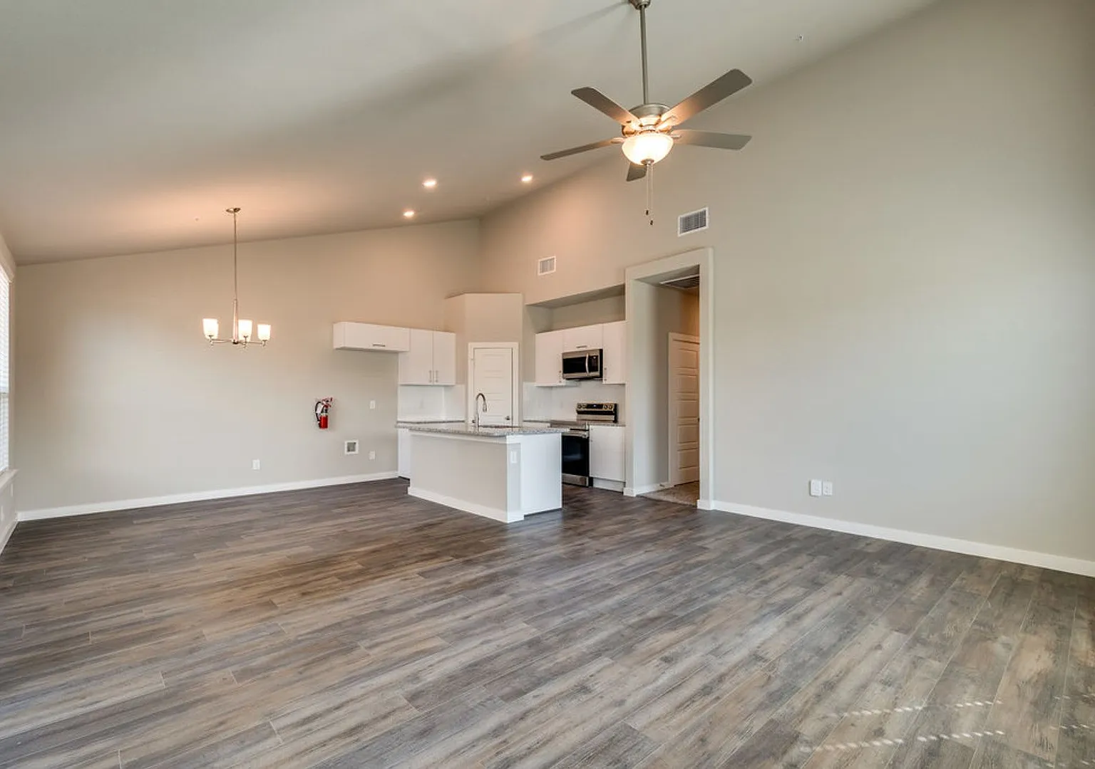 Gorgeous 3 Bedroom Four Plex Located In Midlothian Isd! — Photo 1