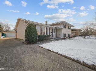 246 Maple Ln, Munster, IN 46321