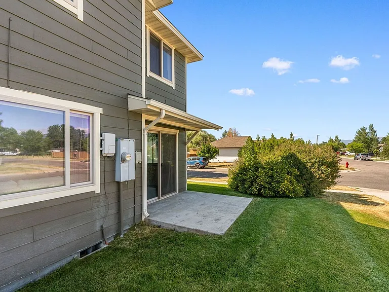 4006 Broadwater Ct — Photo 32