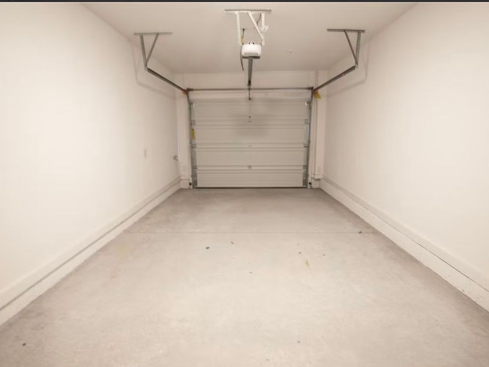 Single car garage