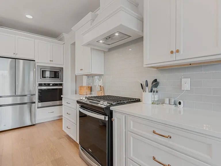 3041 Shandor St — Photo 15