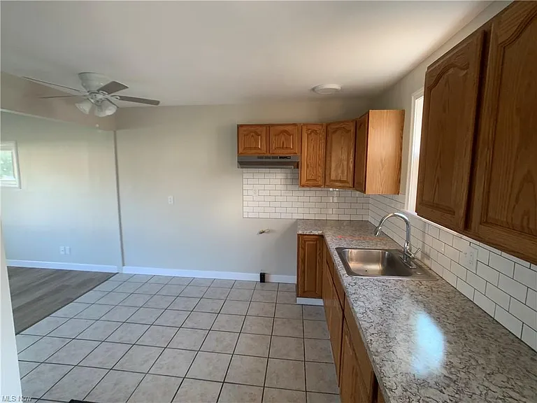 268 N Roanoke Ave — Photo 8