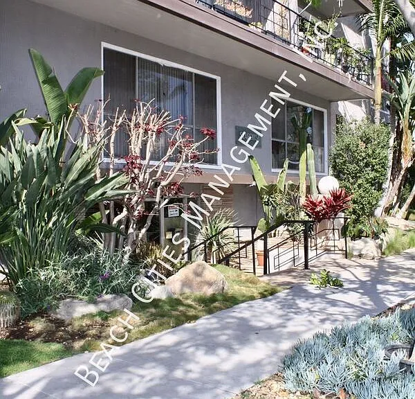 1329 E 1st St #24 — Photo 2