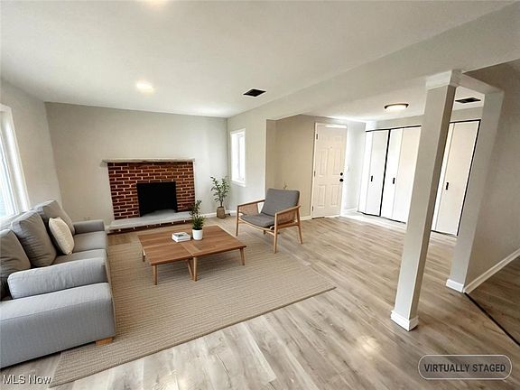 3rd image of 9278 Briar Dr