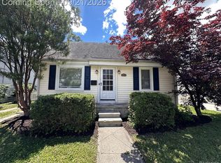 914 Bauman Ave, Royal Oak, MI 48073