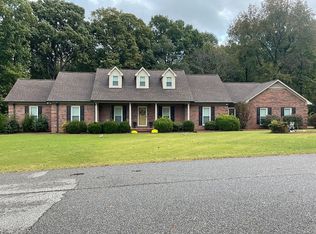 333 Summerfield Dr, Jackson, TN 38305