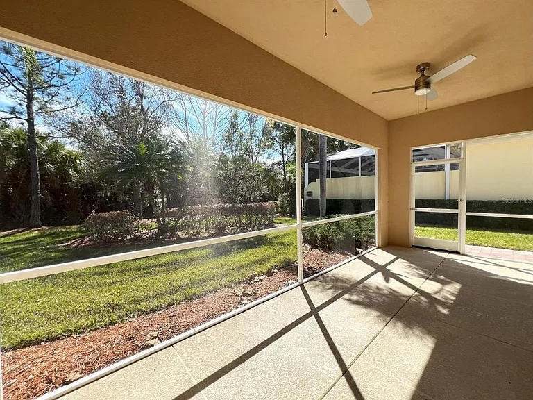 5746 Benevento Dr — Photo 16