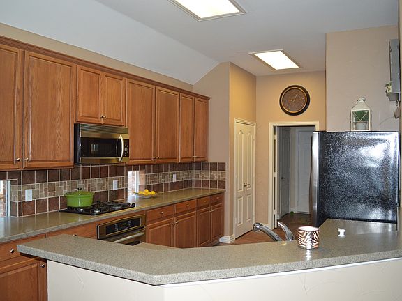 5th image of 2832 Thorncreek Ln