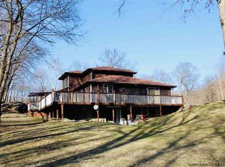 18 Camelot Dr, Marlboro, NY 12542