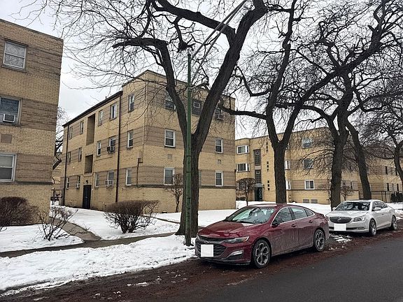 3rd image of 2045 E 72nd Pl