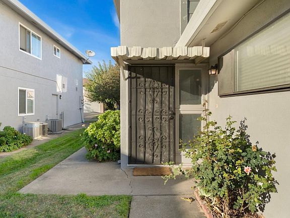 2nd image of 9049 El Cajon Way APT 3