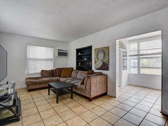 4th image of 1226 N M St