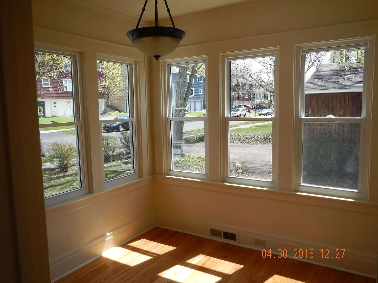 210 Clarke - Available 6/1/27 - Beautiful Corner Lot Home On Quiet Residential Street — Photo 3