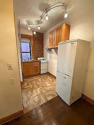 Rented by Compass | media 30