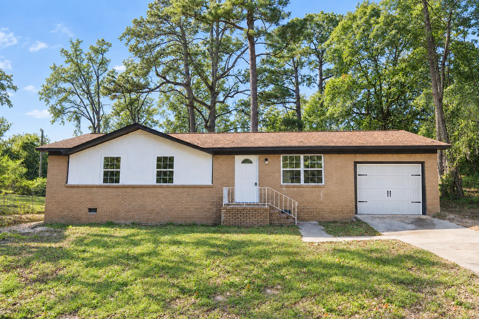 4 bed, 1400 sqft, $1,595 — Photo 1