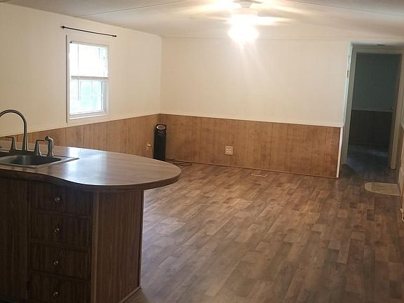 3rd image of 117 Coe Dr