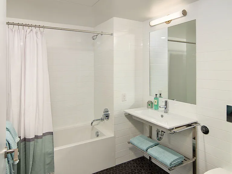 94 N 3rd St #4B — Photo 4