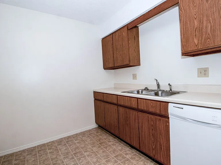 2406 Rainbow Ave — Photo 24