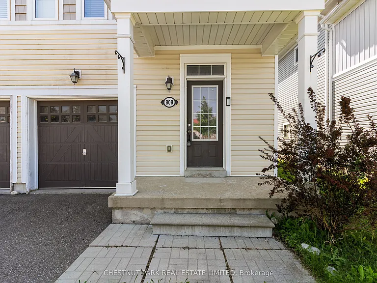 808 Oreilly Cres — Photo 4