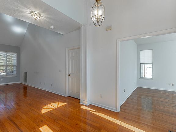 5th image of 1615 Gunston Hall Rd