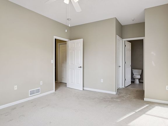 5th image of 2567 Ellis Ave #105