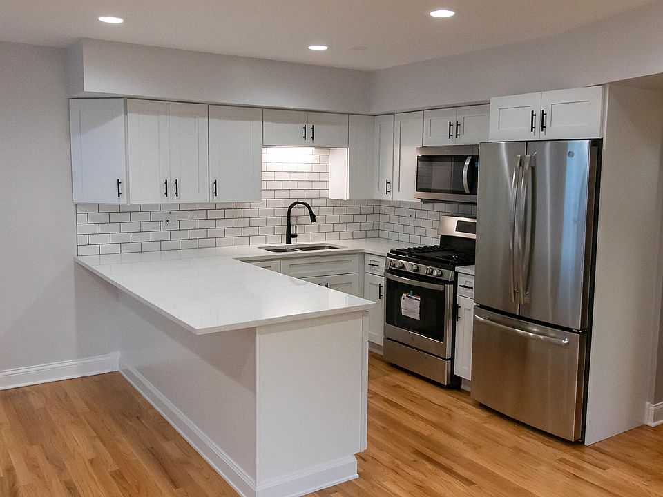 1st image of 707 W Diversey Pkwy APT A