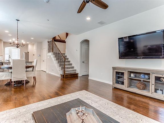 3rd image of 4301 Pecan Knoll Dr