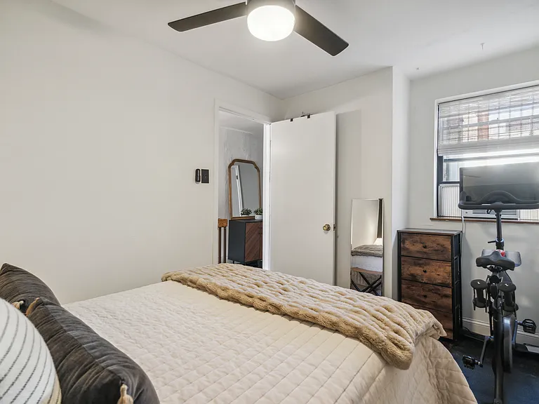 1221 Tree St — Photo 8