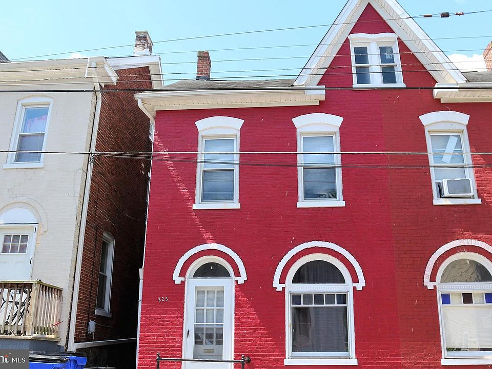 1st image of 225 East Ave
