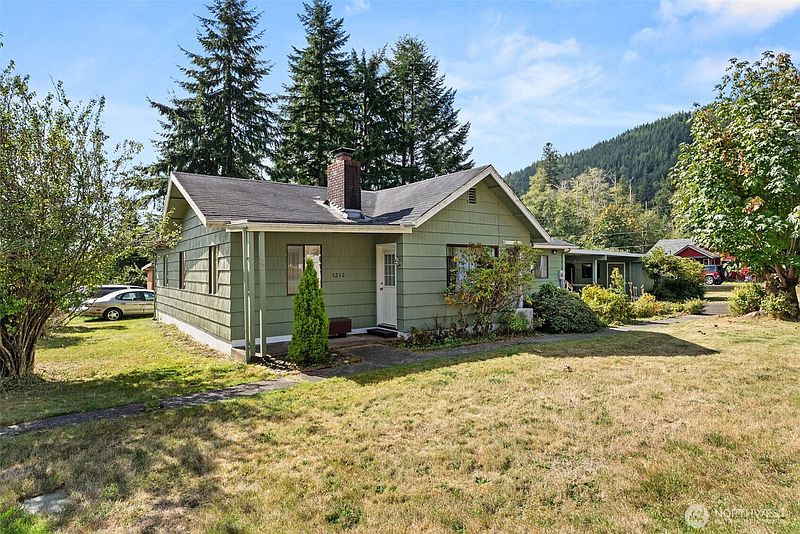 2nd image of 1212 Riddell Street