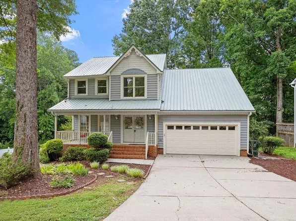 810 Northampton Dr, Cary, NC 27513