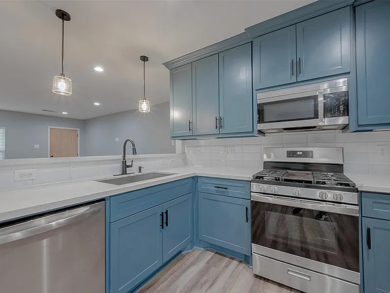 6322 Victoria St — Photo 11