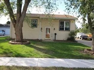 226 Linden Ave, Romeoville, IL 60446