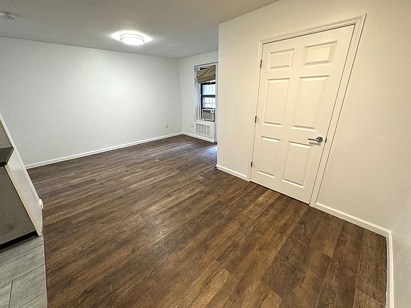 3rd image of 152 W 92nd St APT B