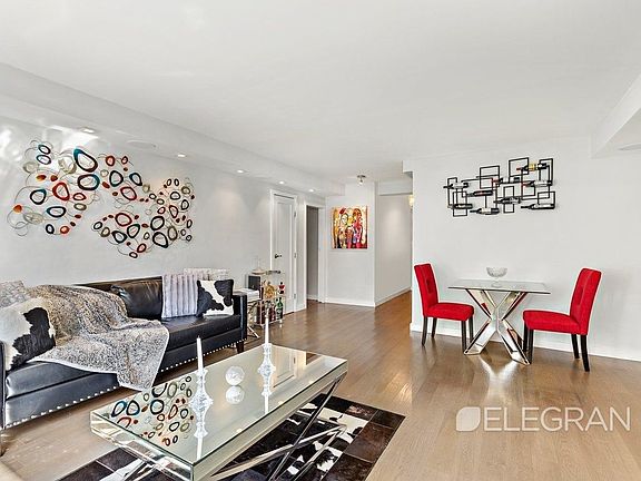 4th image of 150 E 61st St APT 16A