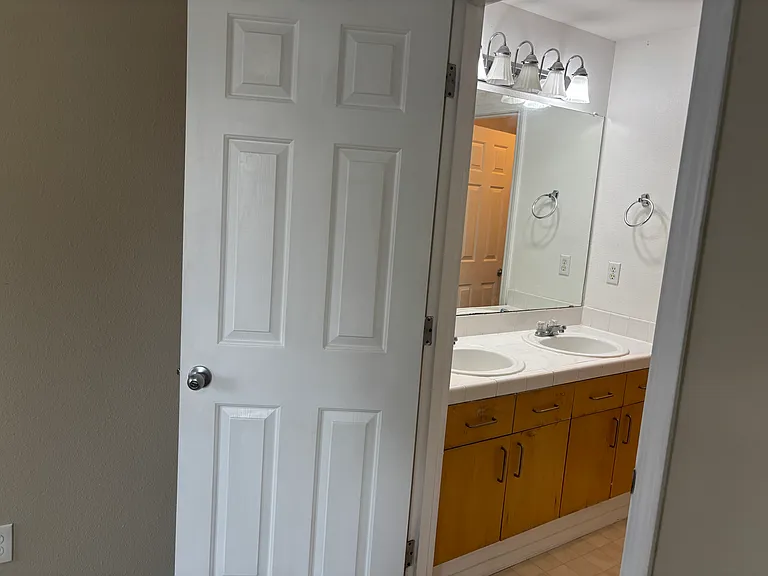 20653 SW Mabel St — Photo 29