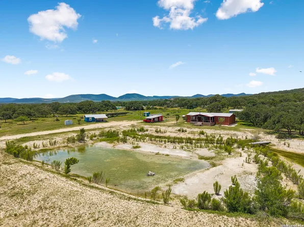 179 Pvt Rd 3830, Utopia, TX 78884