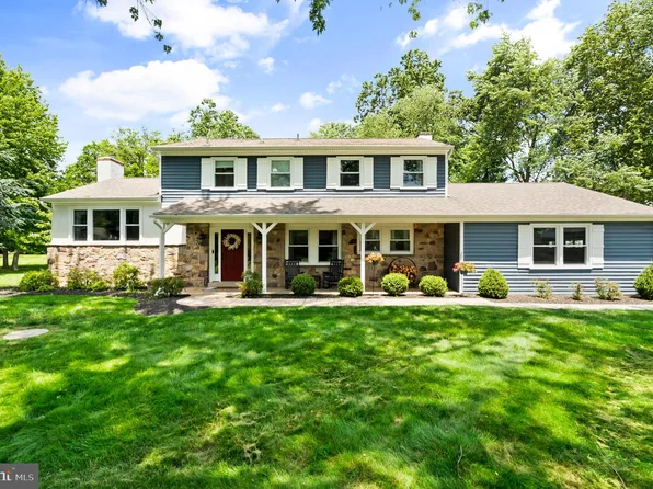 126 Woodview Dr, Doylestown, PA 18901