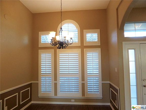 3rd image of 2607 Meadow Wood Dr