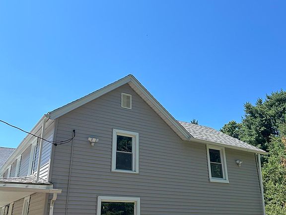 3rd image of 1155 Schwabe St