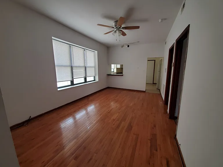 4353 N Kenmore Ave #2 — Photo 2