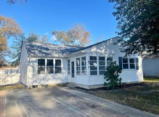 317 Village Rd, Villas, NJ 08251