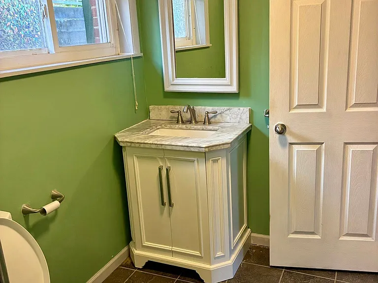 Lower level full bathroom