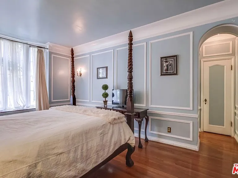 642 S Bronson Ave #207 — Photo 36