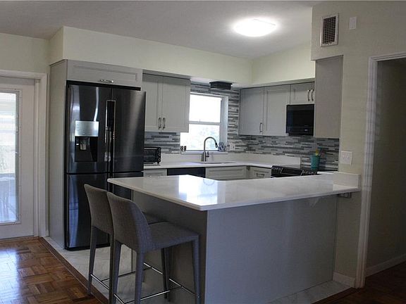 3rd image of 3601 Ibis Dr