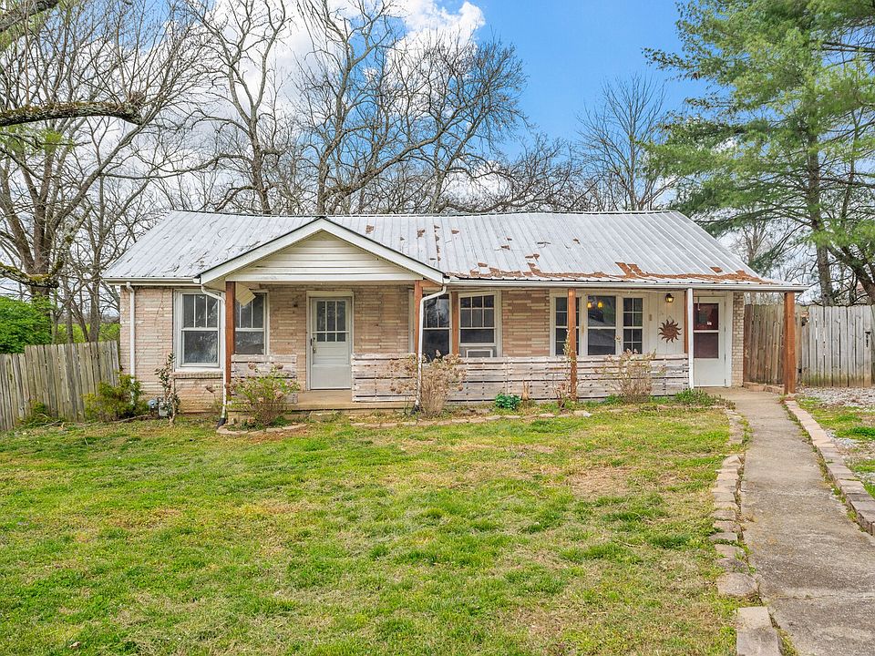 688 Douglas Ln, Gallatin, TN 37066 | Zillow