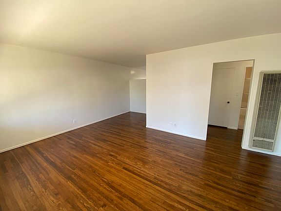 4th image of 310 Barranca Ave APT B
