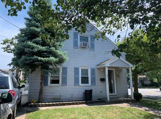 34 Shine Pl, Valley Stream, NY 11581