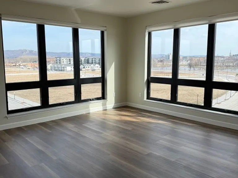 Brand New - War Eagle Apartments in the River Point District — Photo 33